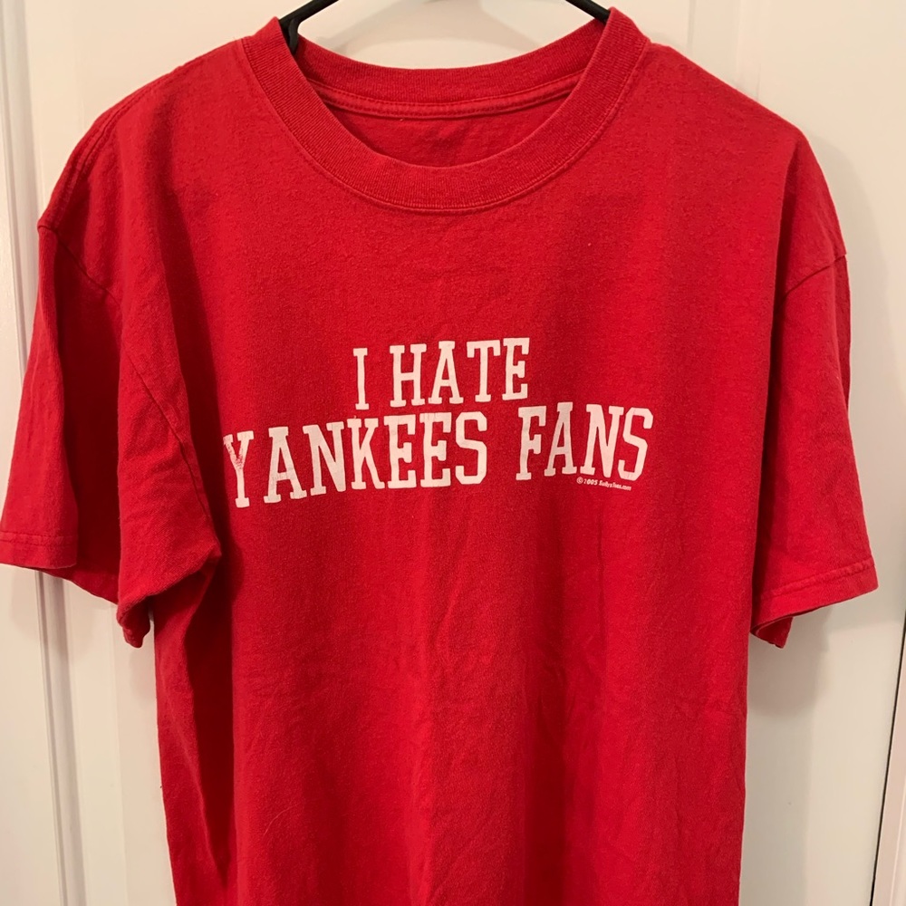 I hate Yankee Fans Red Graphic T-Shirt L
